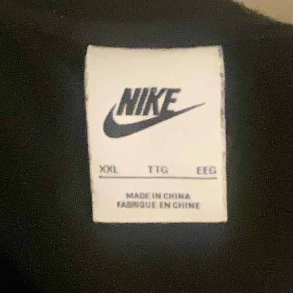 Nike sweater XXL could fit an X-Large or large - Picture 1 of 2